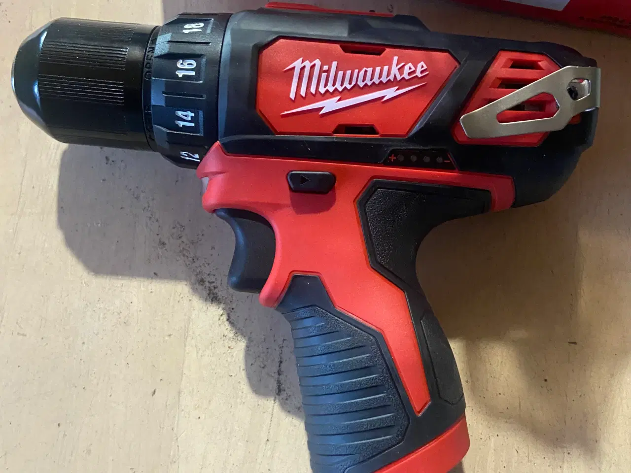 Billede 4 - Milwaukee m12 BDD bore/skruemaskine helt ny