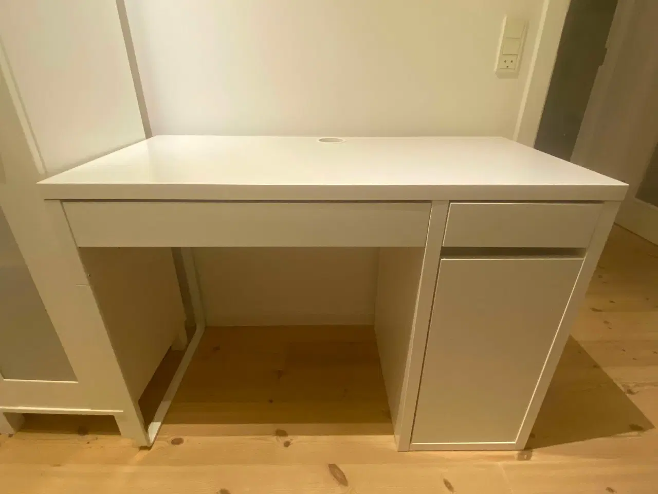 Billede 4 - IKEA MICKE Skrivebord (GRATIS)