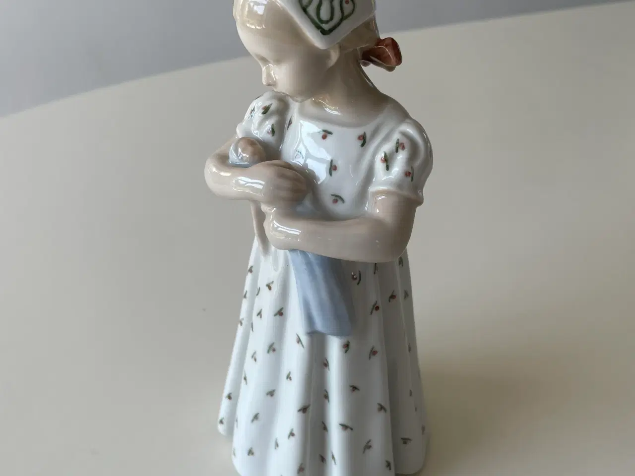 Billede 1 - Bing og Grøndal figur Mary med dukke