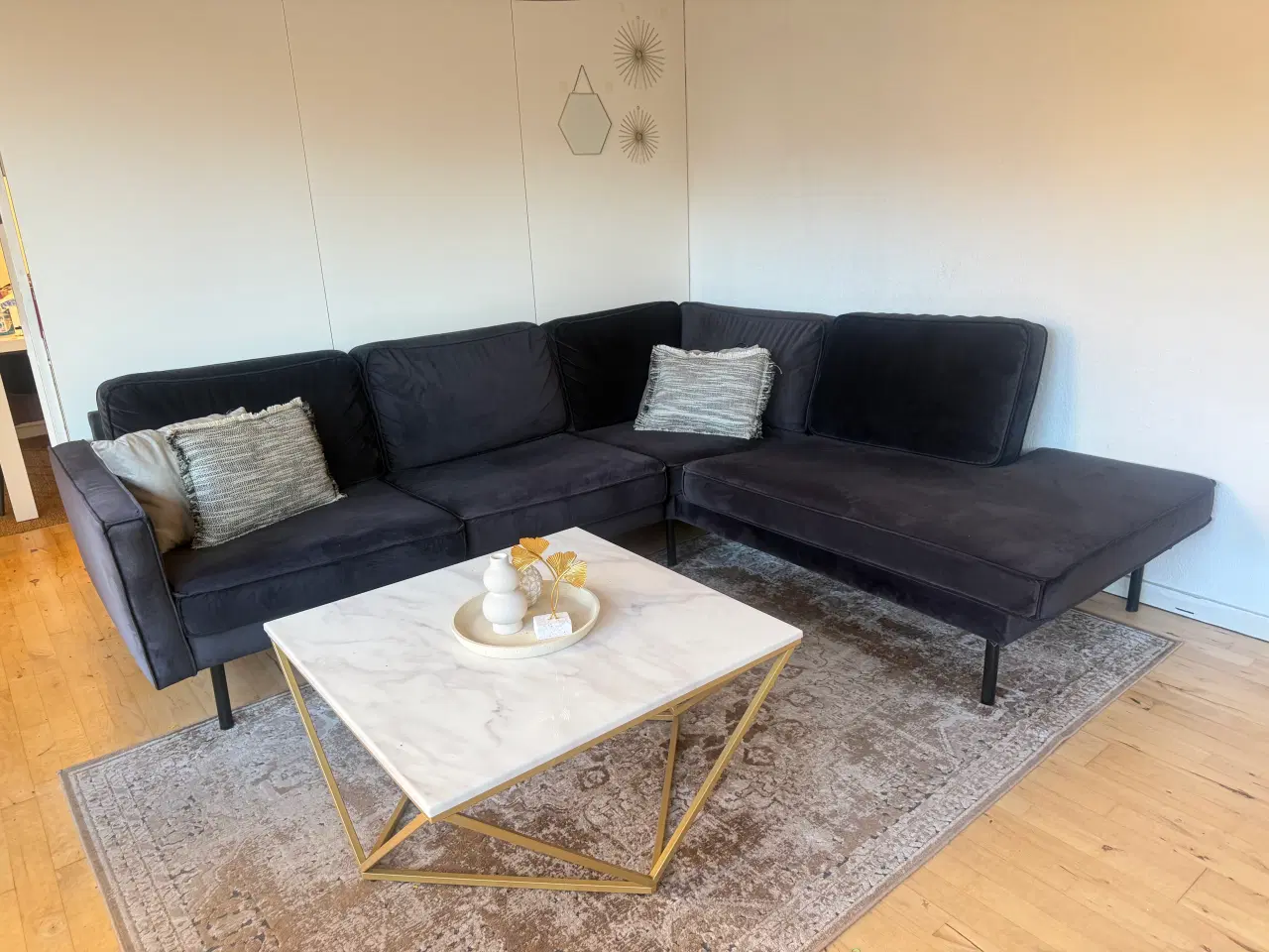 Billede 1 - Sort velour sofa