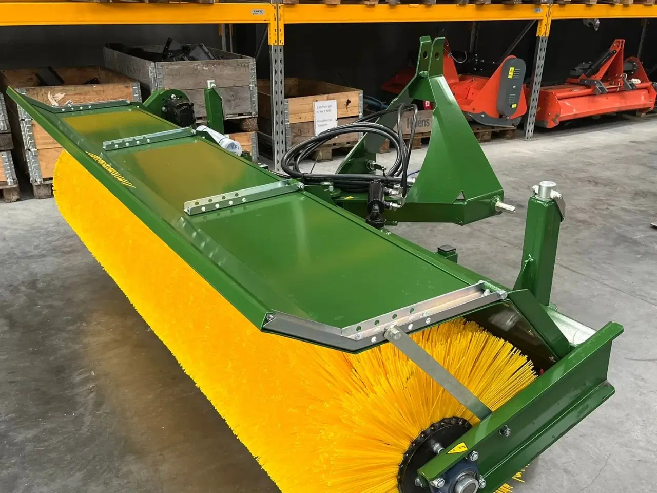 Billede 3 - Thyregod TK 2800 med nylon børster og hydraulisk sving. brede 2800 og feje brede 2500