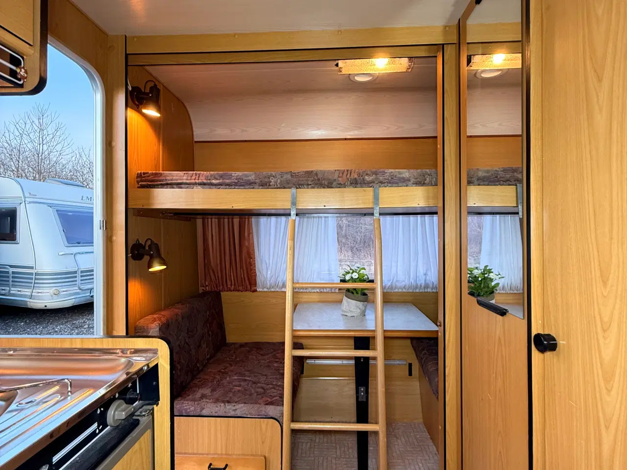 Billede 14 - Burstner 390 / Med Isabella telt