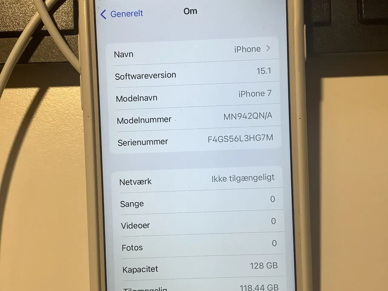 Billede 3 - iPhone 7 – 128 GB – Guld/Hvid – 91 % batteri – God