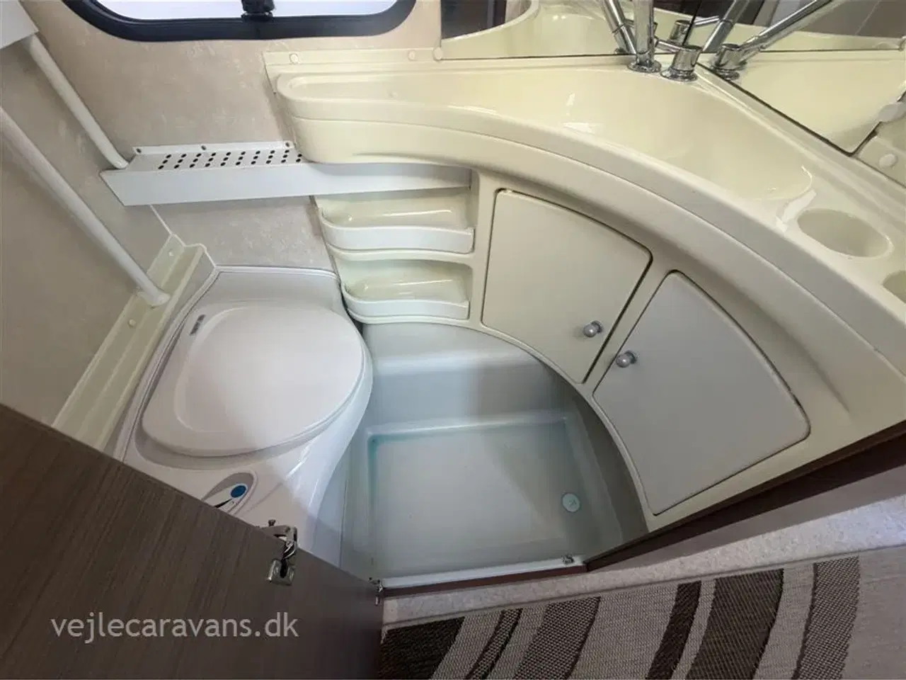 Billede 13 - 2007 - Adria Adiva 543 UL Alde Centralvarme