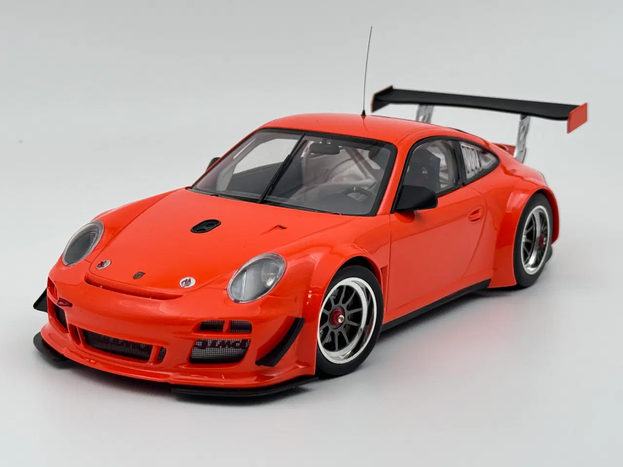 Billede 1 - 2010 Porsche 911 GT3 R Street MINICHAMPS - 1:18