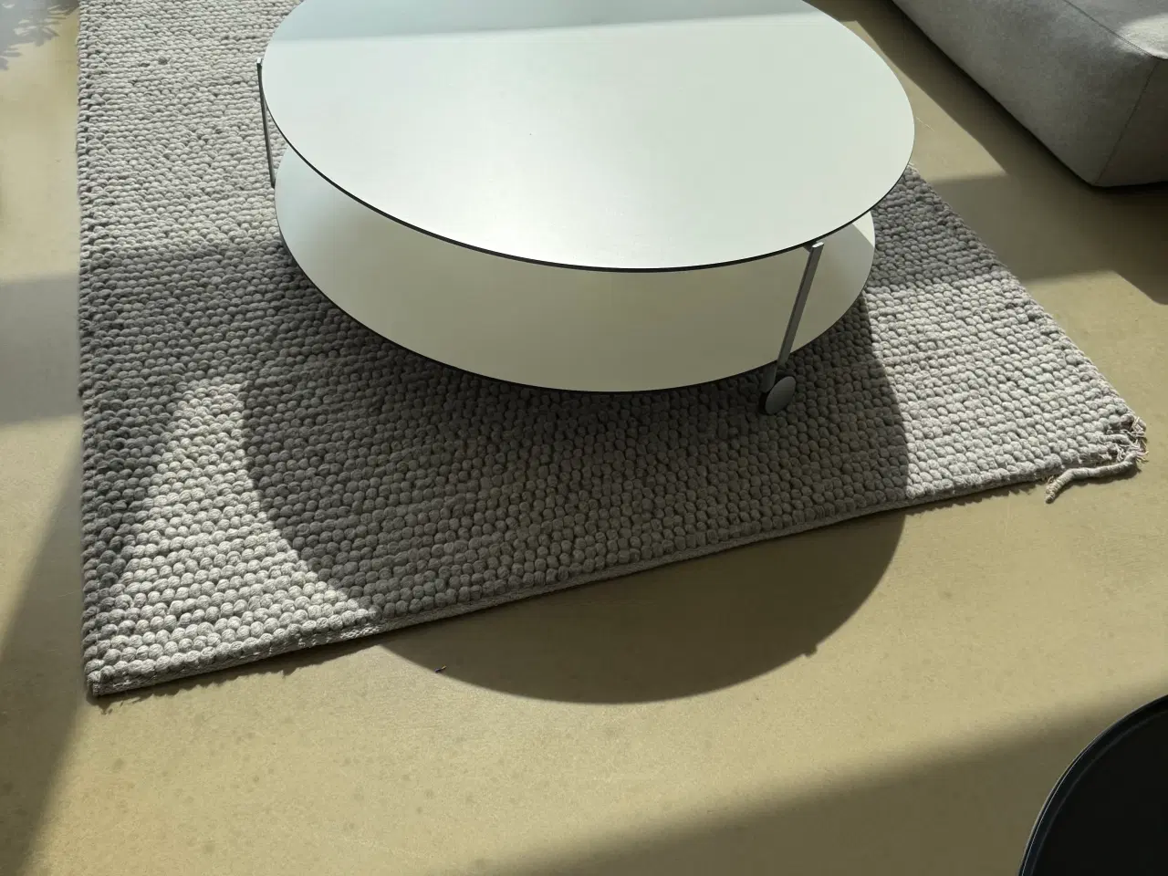 Billede 1 - 2 stk hay dot tæpper. 170x 240