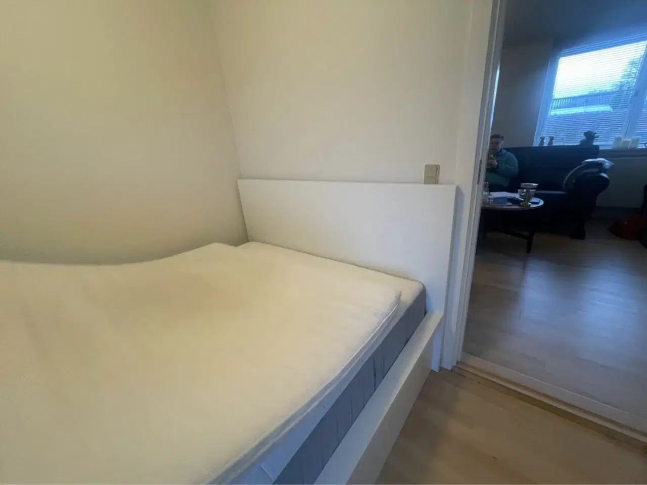 Billede 1 - Seng fra ikea - man sover fantastisk i den