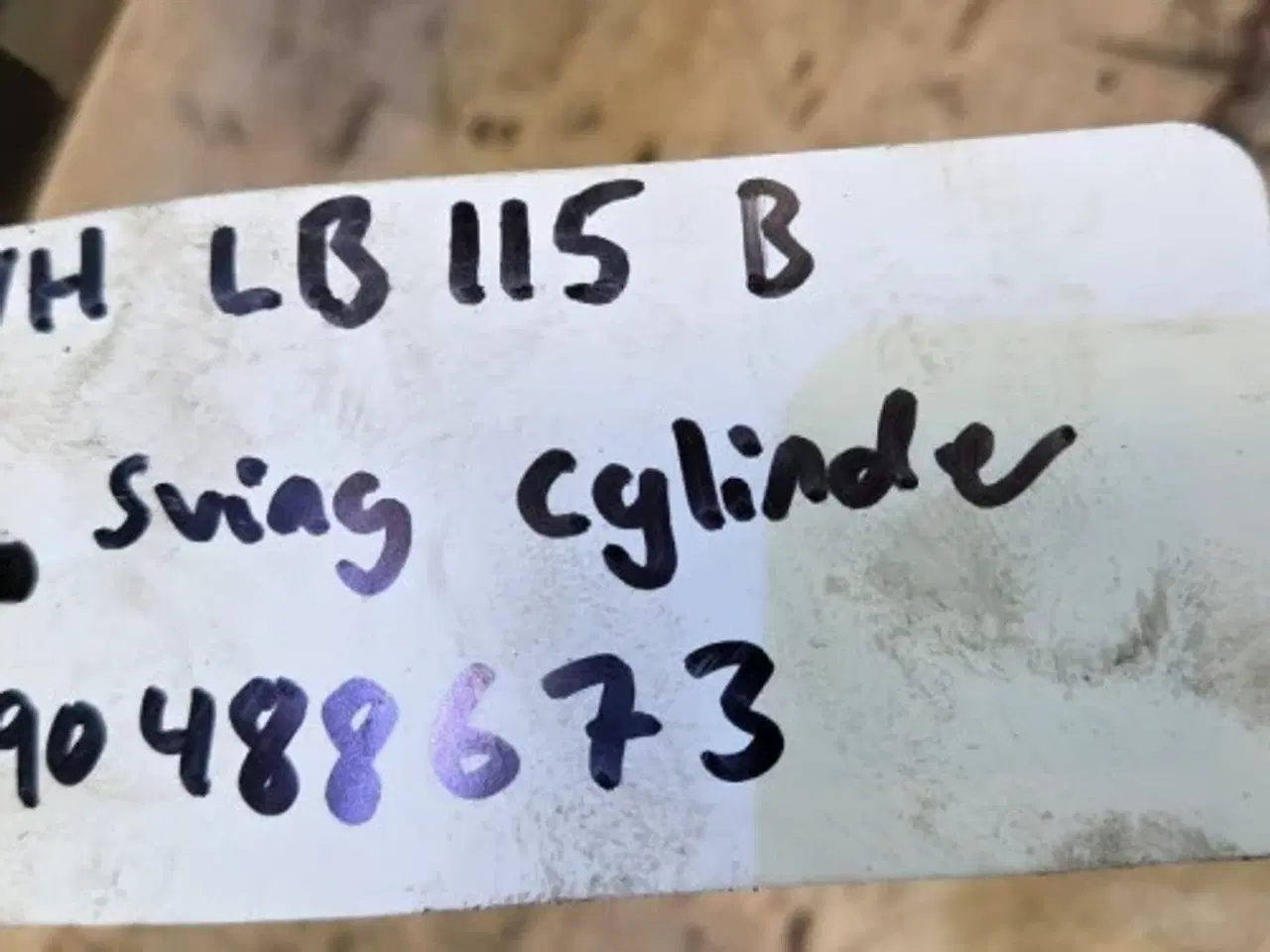 Billede 17 - New Holland LB115B Cylinder 90488673