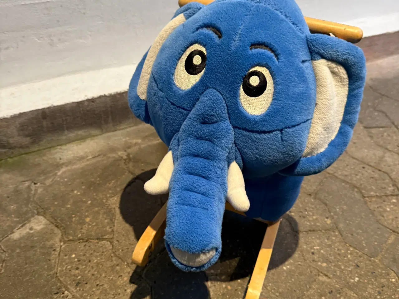 Billede 1 - 2 Bodil gyngehest og en med hjul 