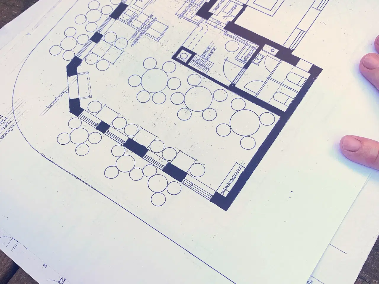 Billede 12 - Hjørnelokale på solsiden. med udsigt til rådhustårnet. velegnet til restaurant eller café