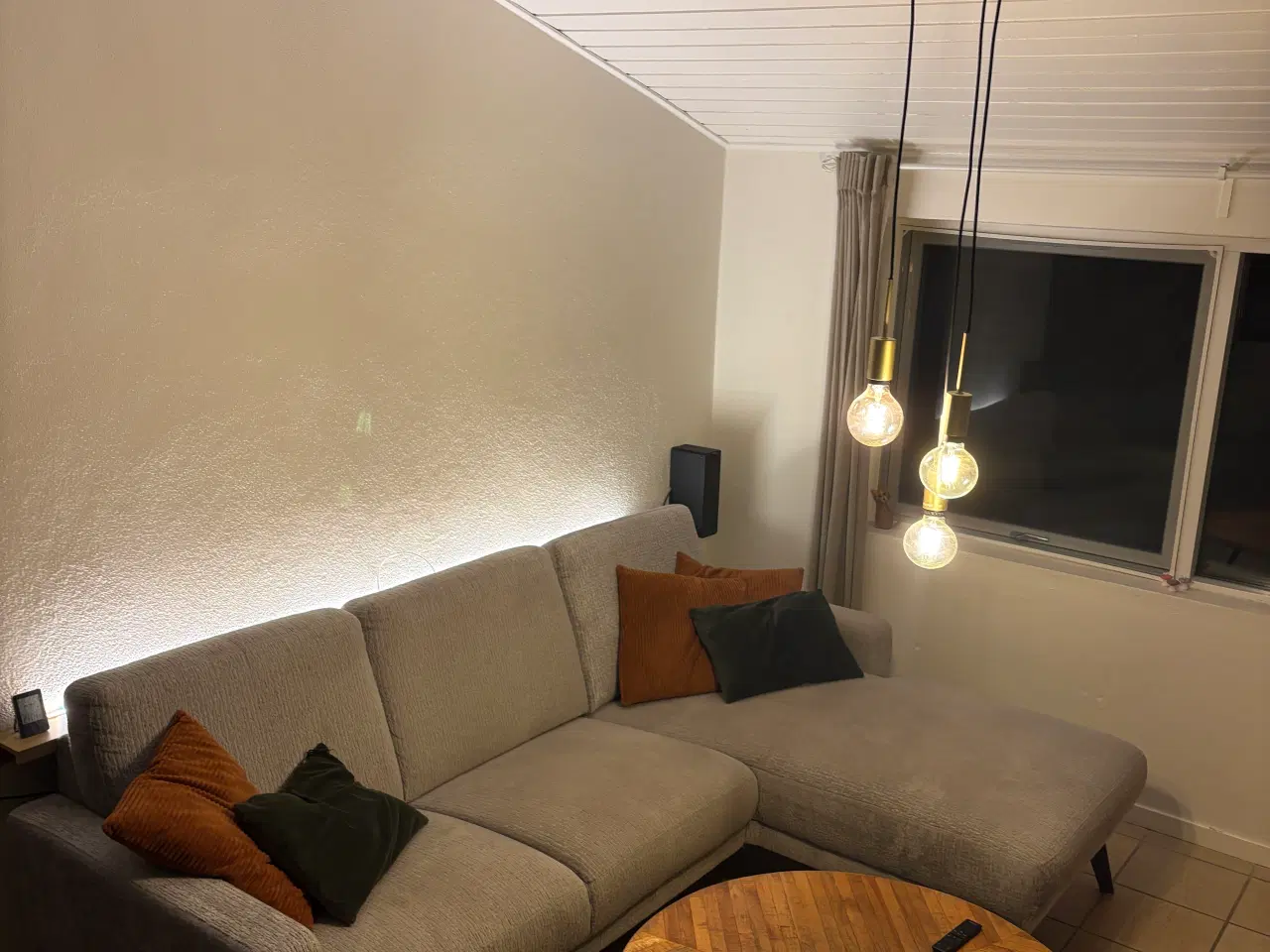 Billede 1 - Velour sofa i grå