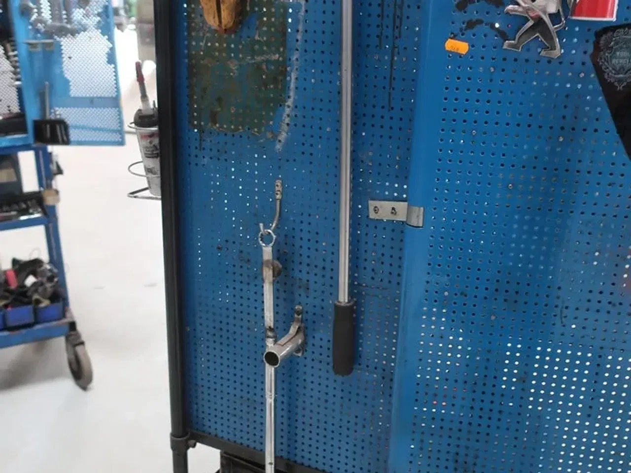 Billede 10 - Værktøjsskab med indhold