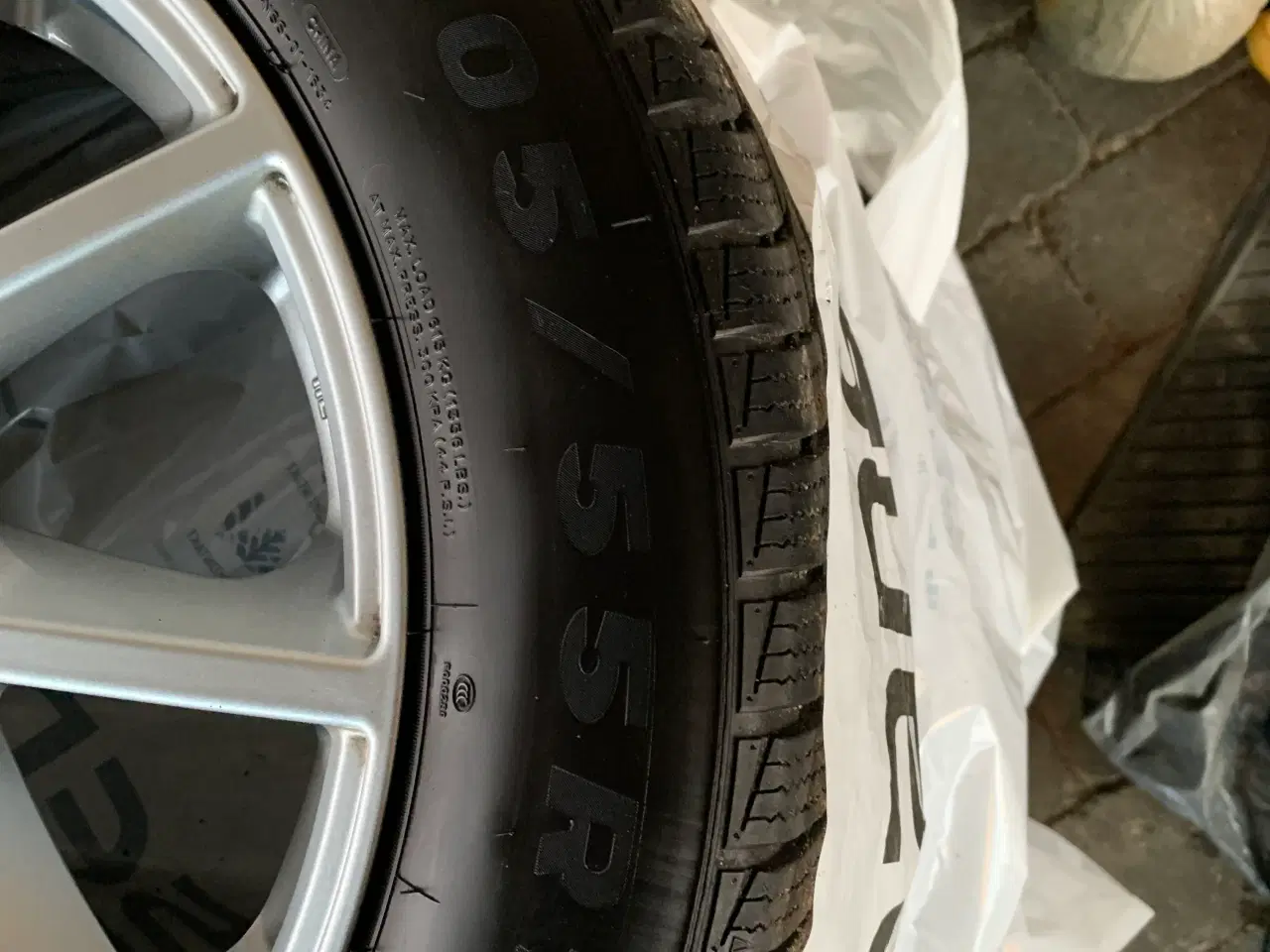 Billede 4 - Kia alufælge med vinterdæk