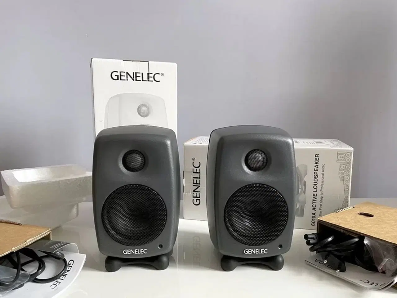 Billede 1 -  Genelec 6010A Pair of Active Speakers (2 pcs)
