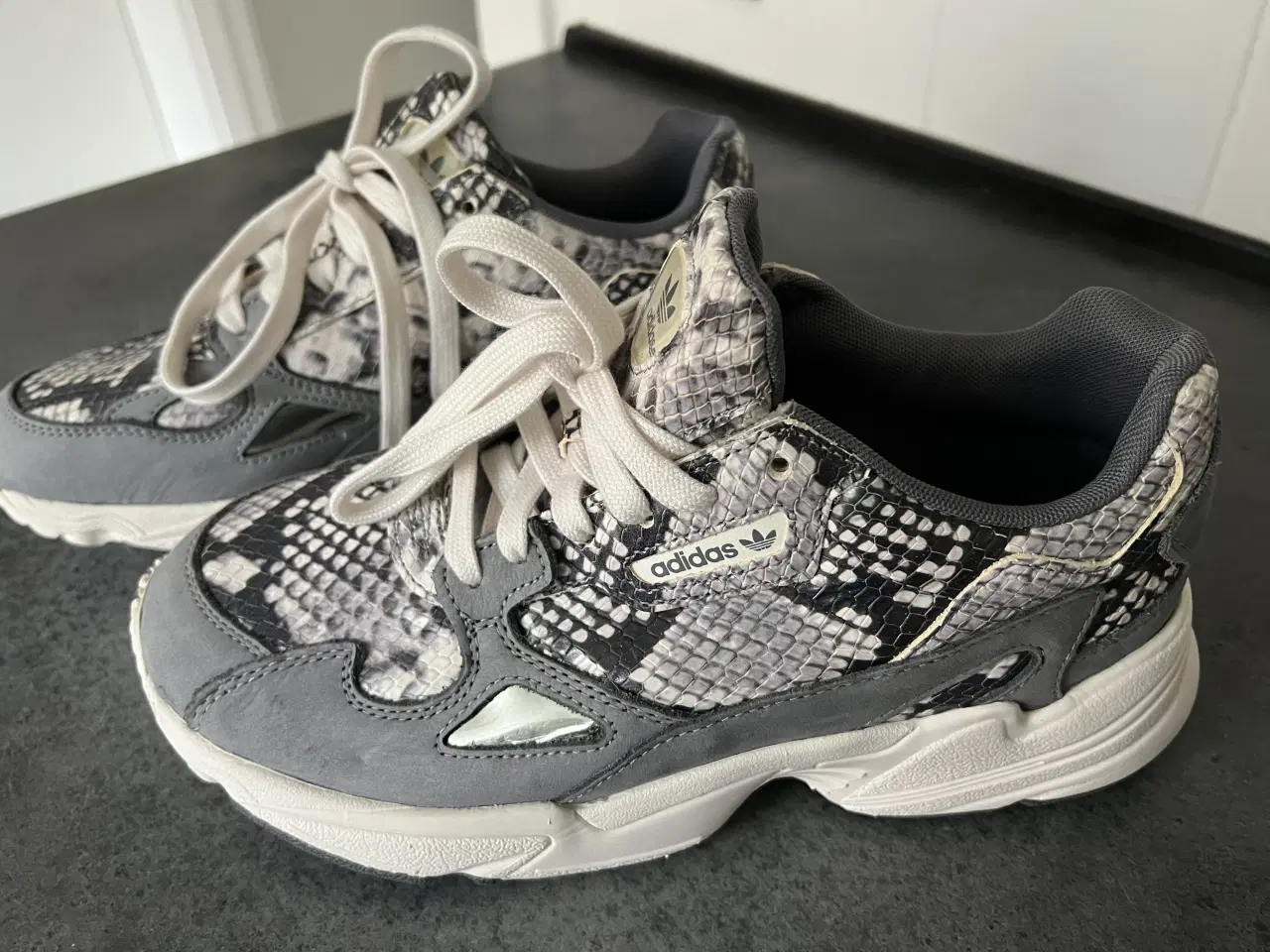 Billede 2 - Adidas sneakers slangeskin look