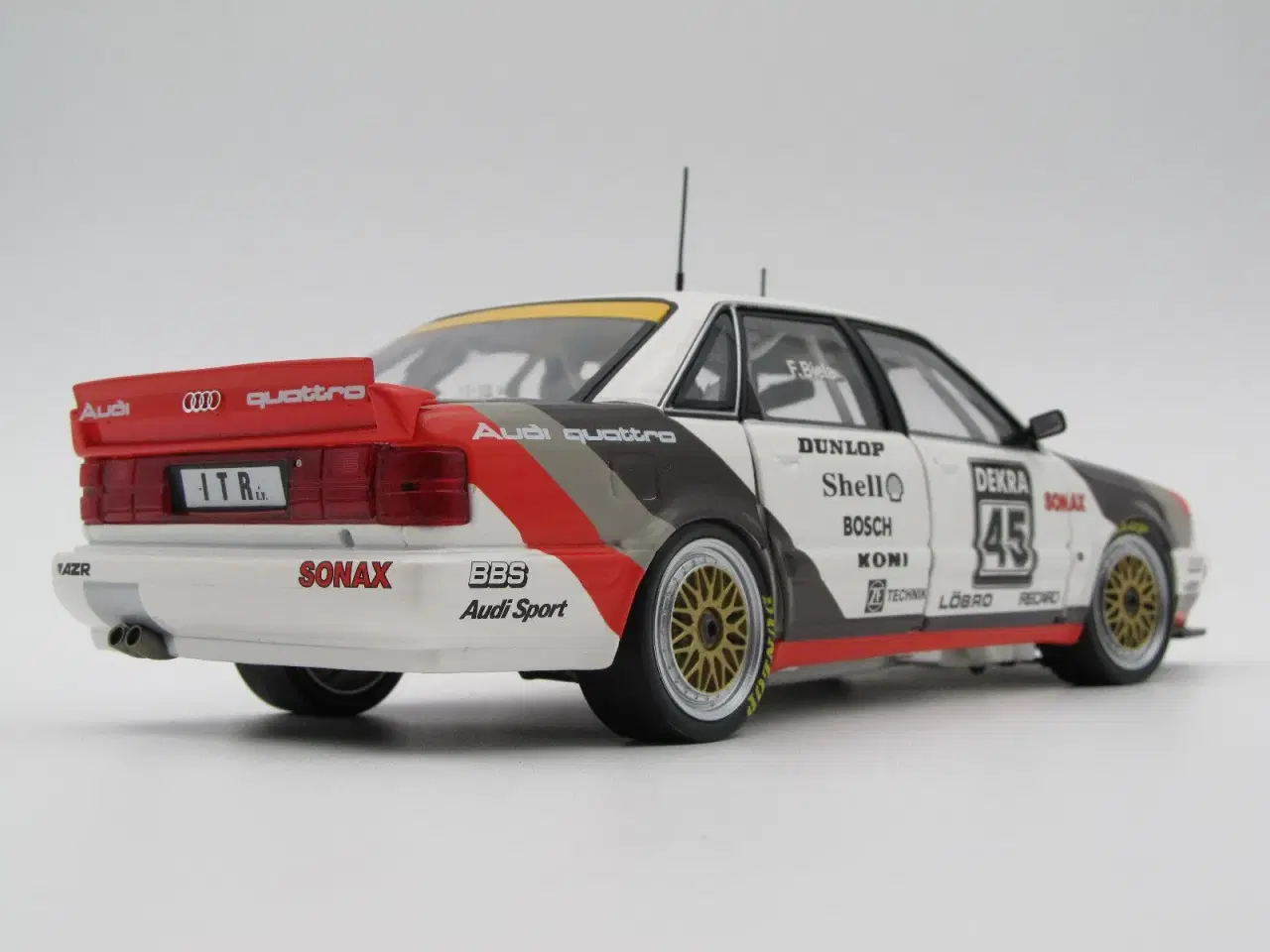 Billede 4 - MINICHAMPS - Audi V8 Quattro DTM vinder 1991 1:18