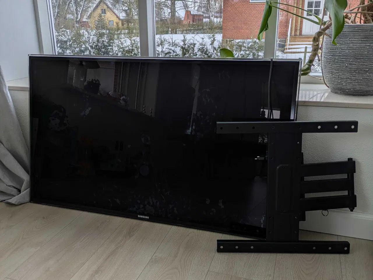 Billede 1 - Samsung TV med ophæng 46"