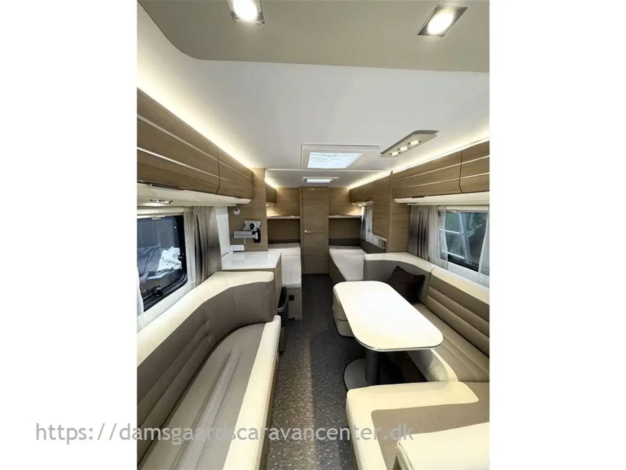 Billede 4 - 2017 - Adria Adora 613 HT   Enkeltsenge-Endekøkken-Endebad-Mover-Telt