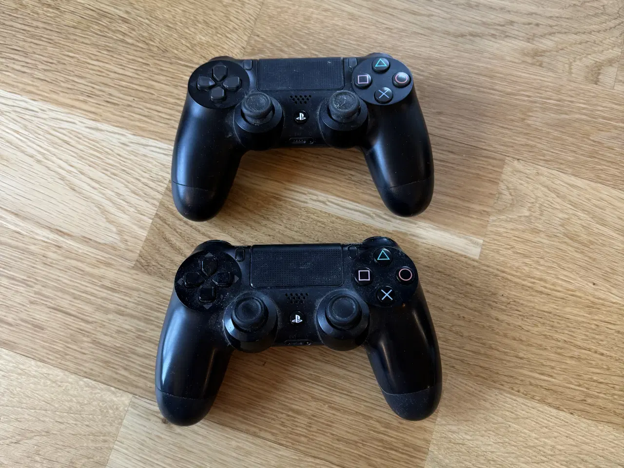 Billede 3 - PlayStation 4 inkl. 2 controller – klar til brug 