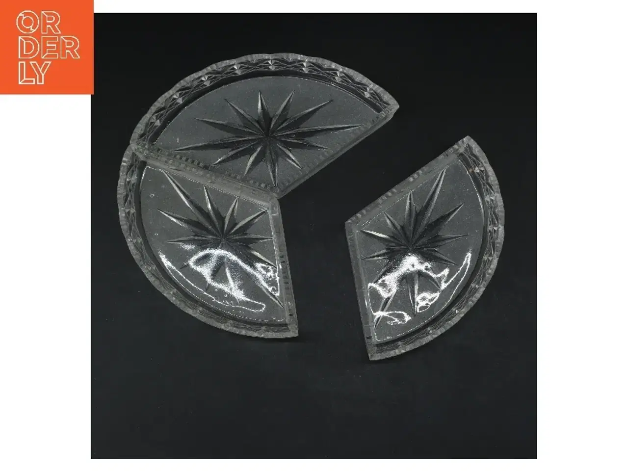 Billede 3 - Rundt inddelt glasfad med stjernemønster (str. 3 stk 17x10 cm)