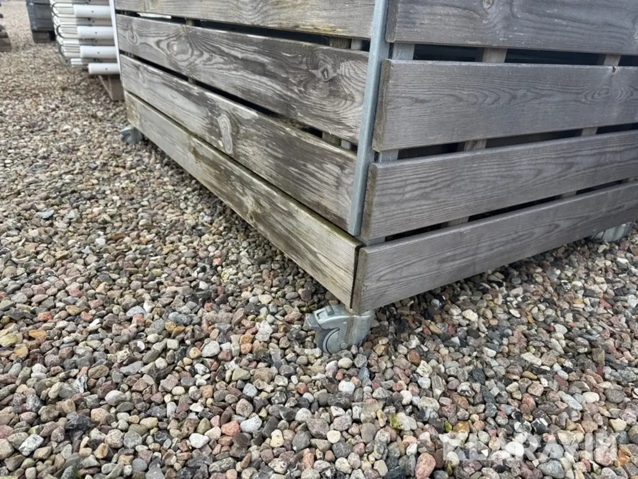 Billede 4 - Udendørs hylde inventar LOT