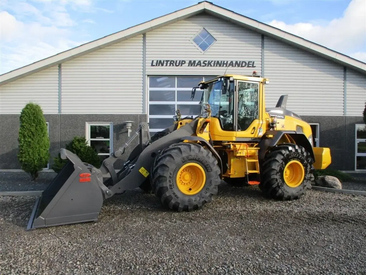 Billede 8 - Volvo L 70 H H2 BEMÆRK MED GARANTI FRA VOLVO FREM TIL DEN 18.6.2026. AGRICULTURE DK-maskine med lang arm, Co-Pilot & med 750mm Michelin MEGA X BIB hjul.