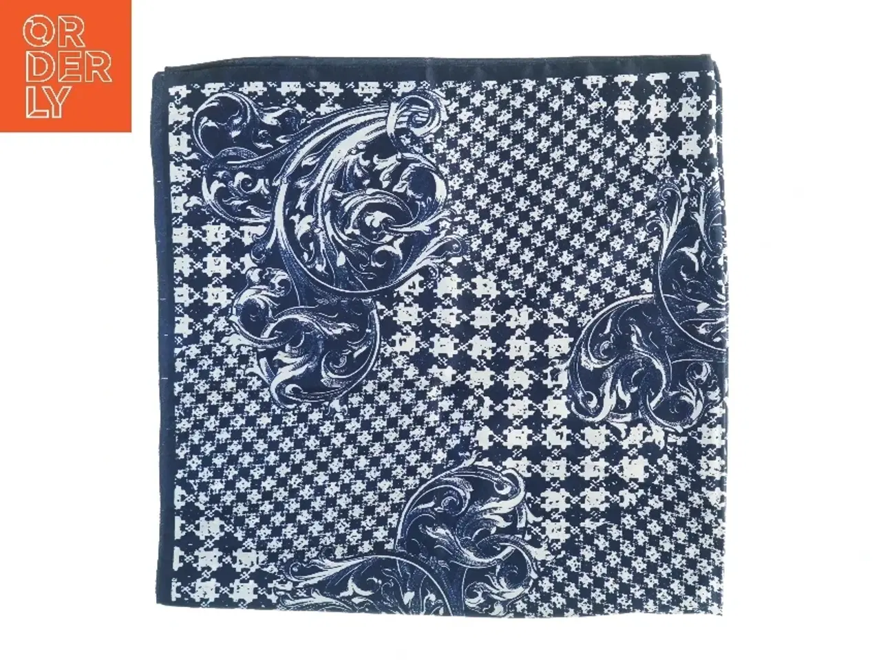 Billede 3 - Blåt og hvidt tørklæde (str. 85 x 85 cm)