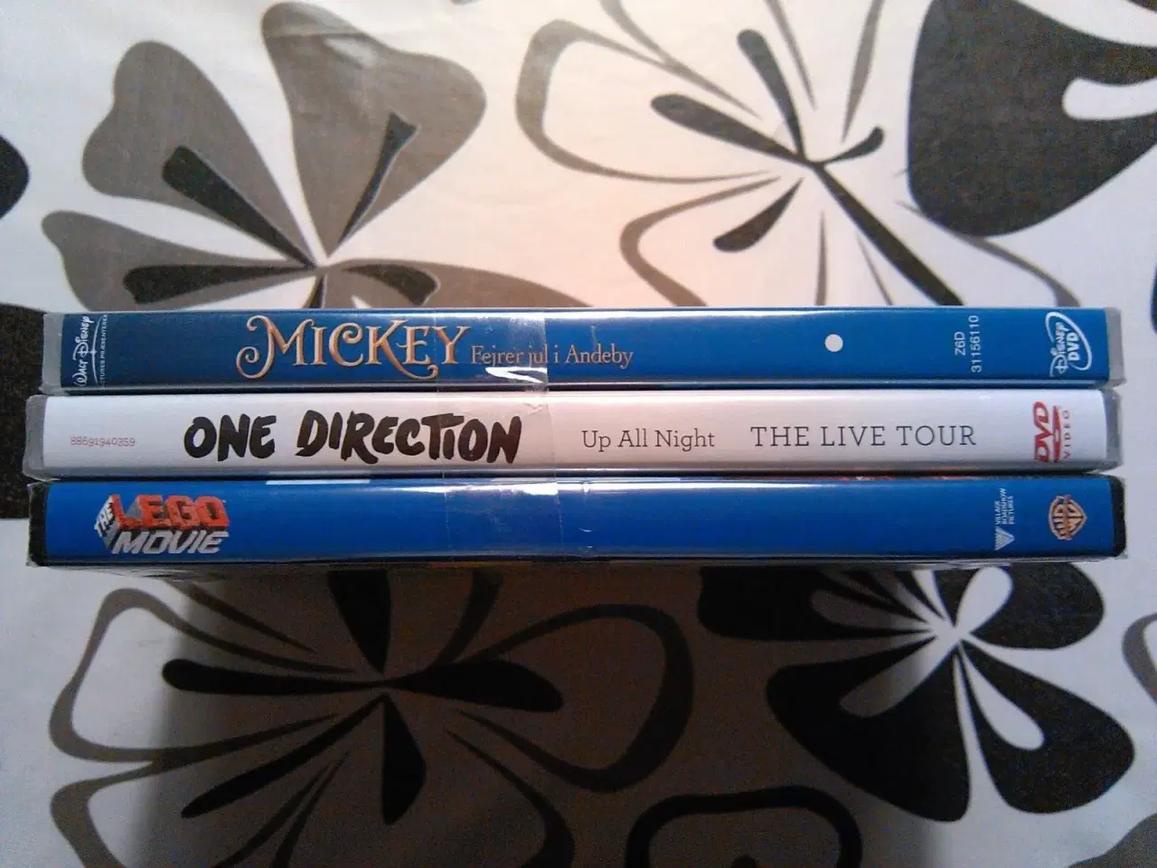 Billede 3 - LEGO The Movie, One Direction, Mickey