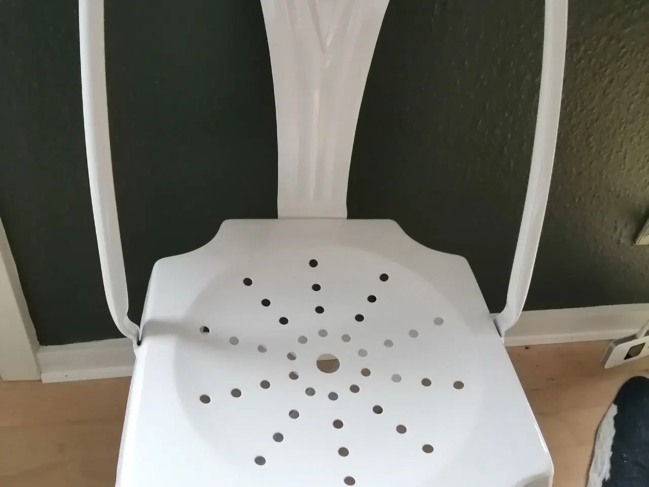 Billede 1 - JERN STOL I HVID 