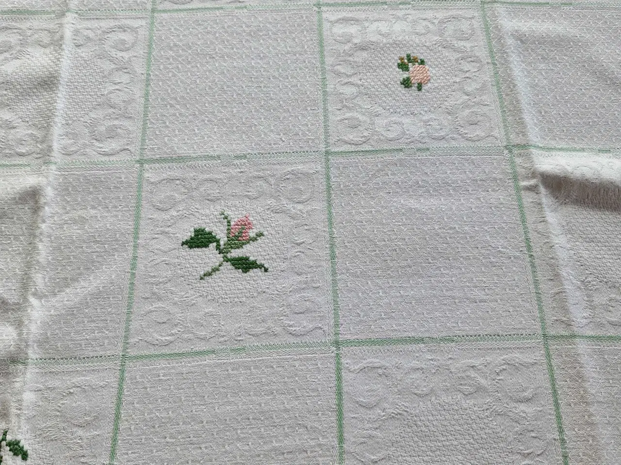 Billede 3 - Broderet dug Vintage 