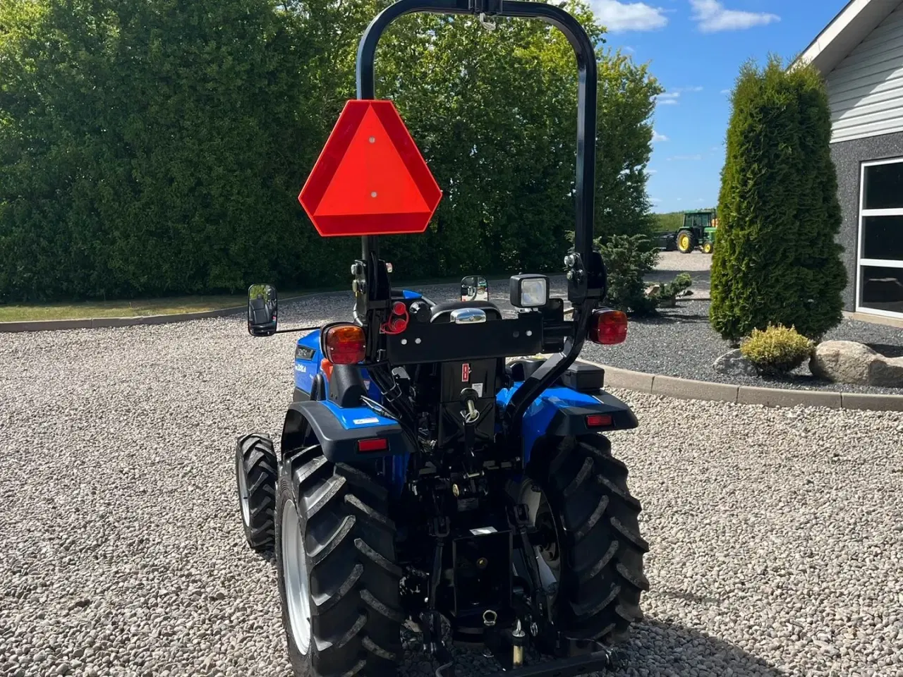 Billede 18 - Solis S26 6+2 Gearmaskine med Servostyring og brede traktorhjul
