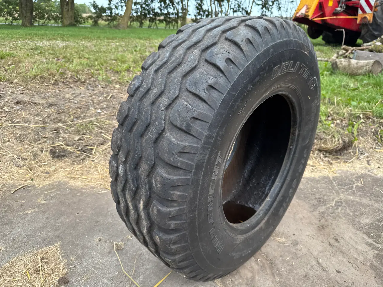 Billede 3 - Ét dæk 315/80-18 Implement DELI TIRE