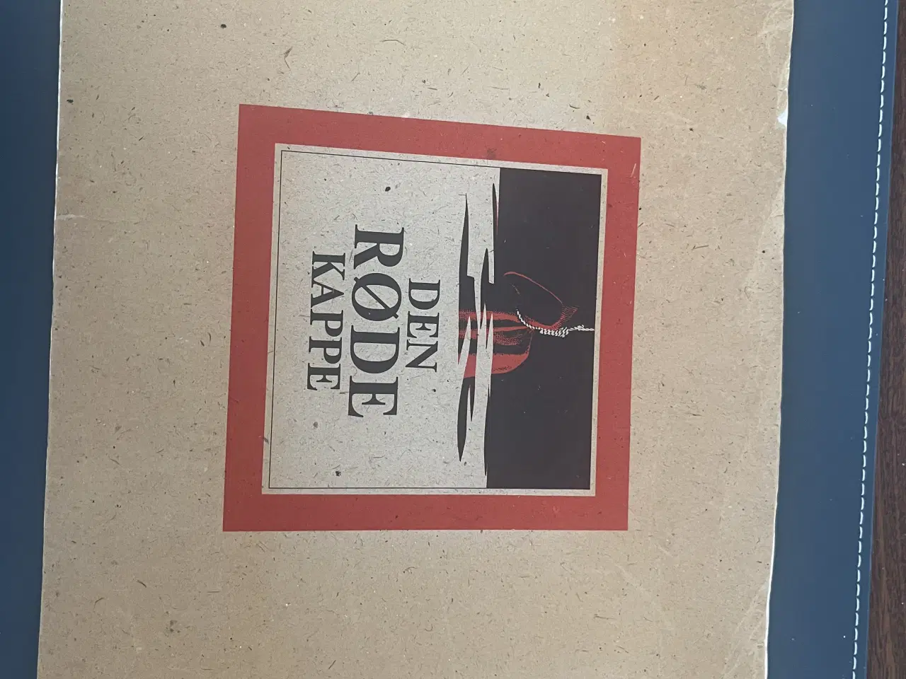 Billede 1 - Den røde kappe