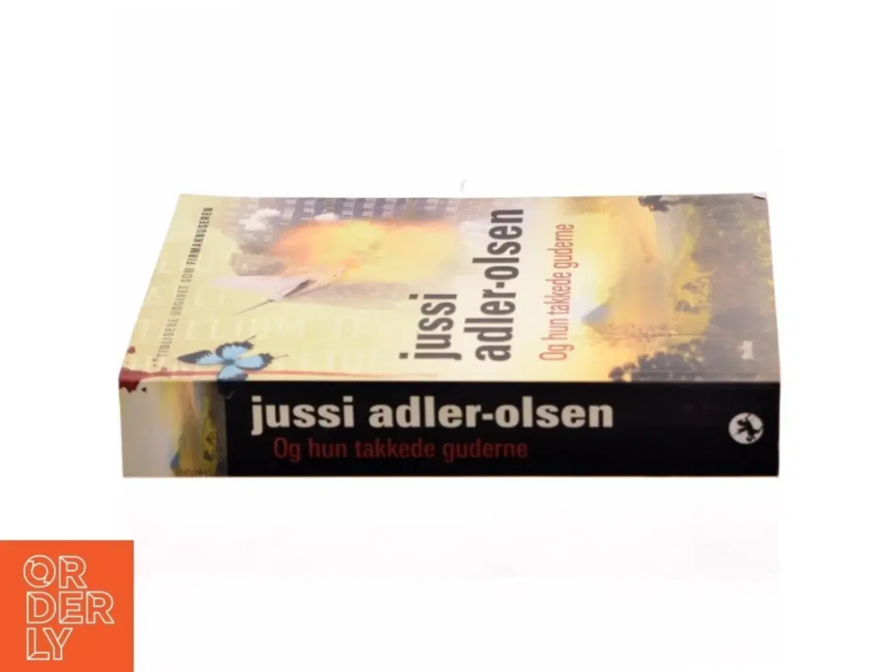 Billede 2 - Og hun takkede guderne af Jussi Adler-Olsen (Bog)