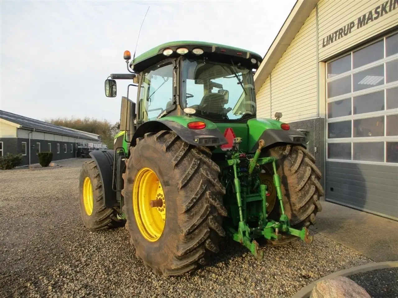 Billede 10 - John Deere 7230R Med frontlift og frontPTO