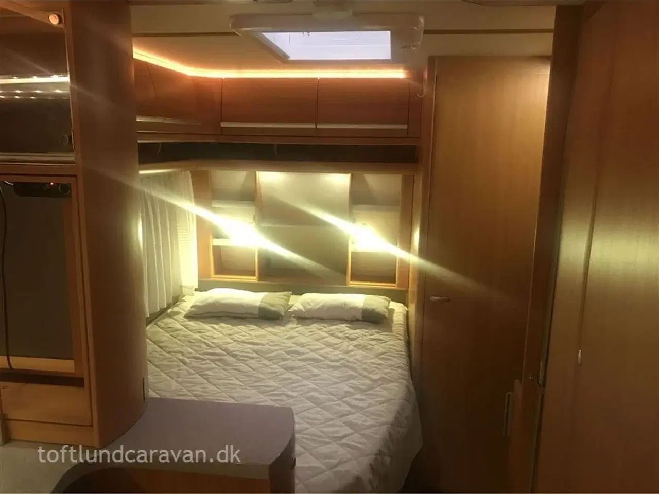 Billede 4 - 2009 - Fendt Saphir Style 510 TFB   Top udstyret  m/MOVER, EL støtteben, Gulvvarme mv. Meget velholdt vogn. Stor lasteevne.