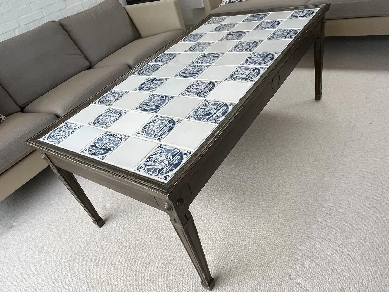 Billede 4 - Kakkelbord med historiske kakler