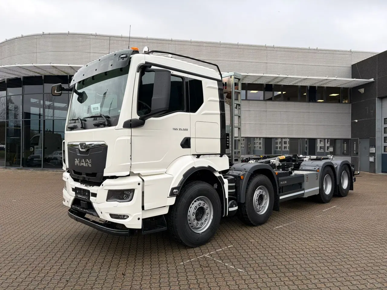 Billede 1 - MAN TGS 35.520 8X4 BL CH, Kroghejs