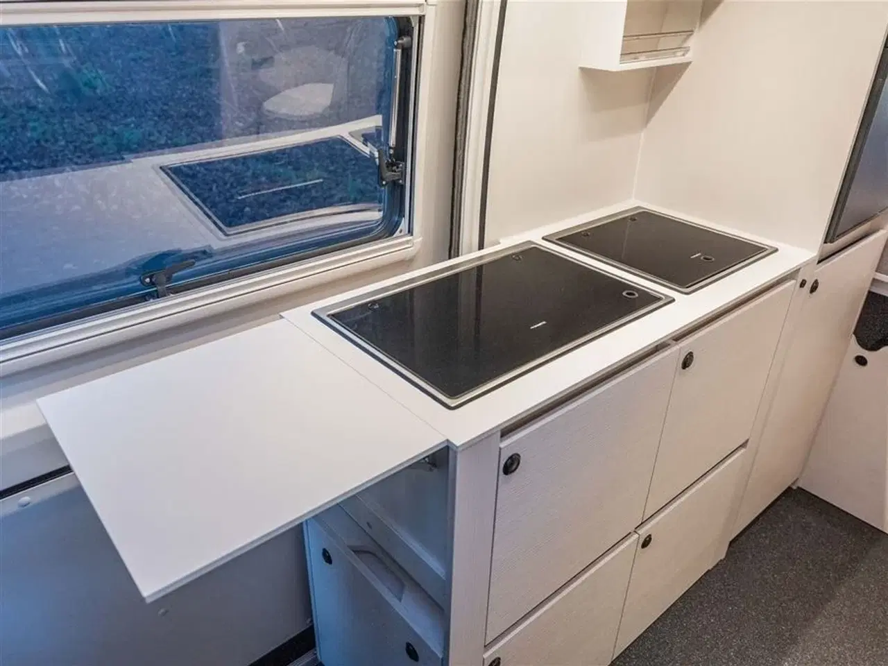 Billede 12 - 2026 - Tourne 6.0 Select aut. gear - Black - 180HK Tournes topmodel