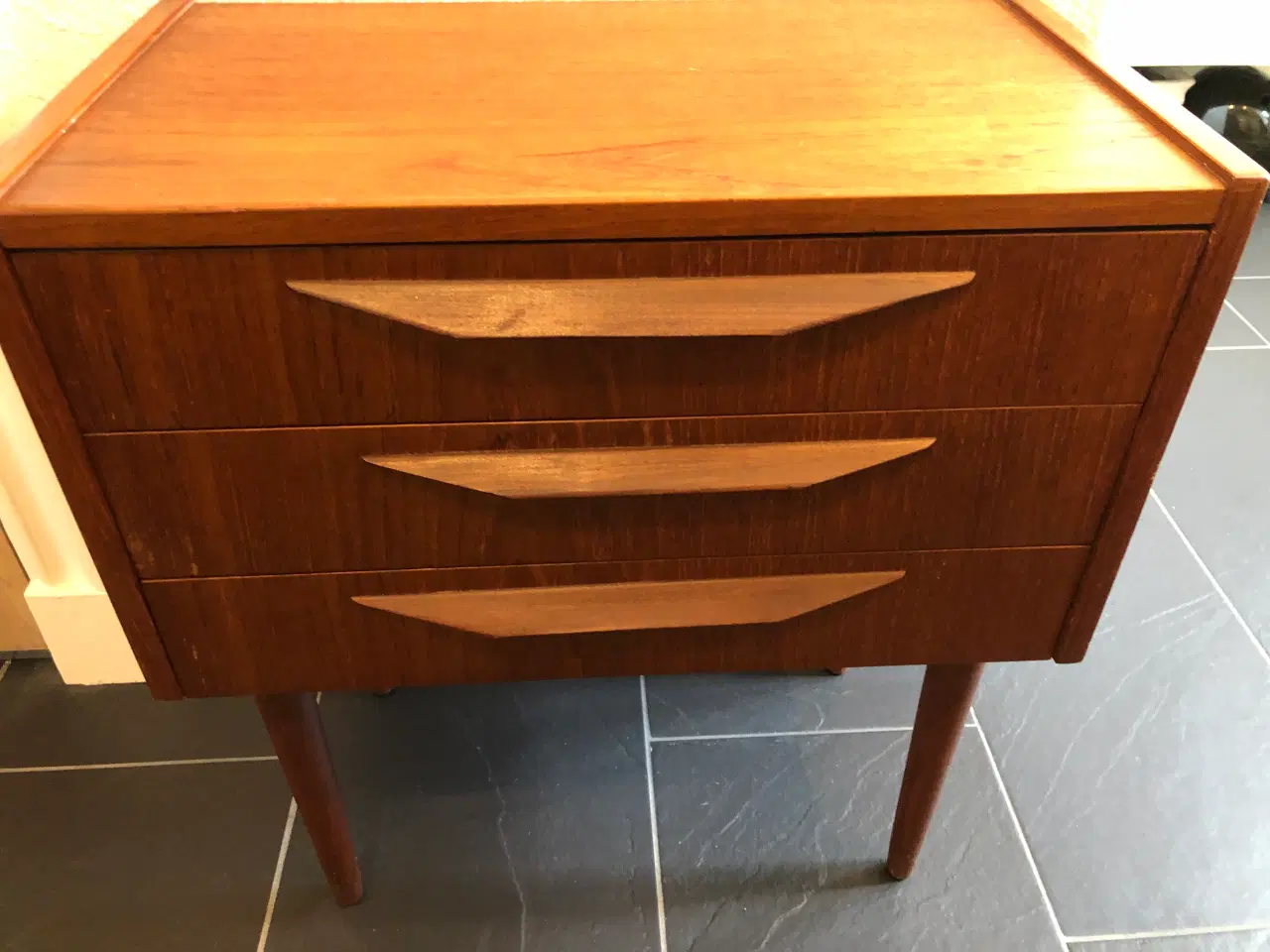 Billede 11 - Lille kommode og tilhørende spejl i teak træ