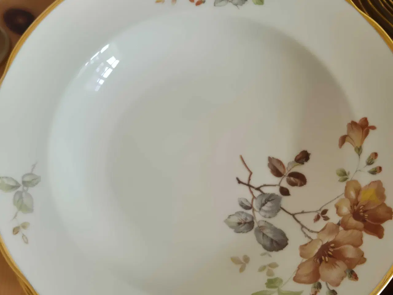 Billede 4 - Spisestel "Københavns porcellains maleri "