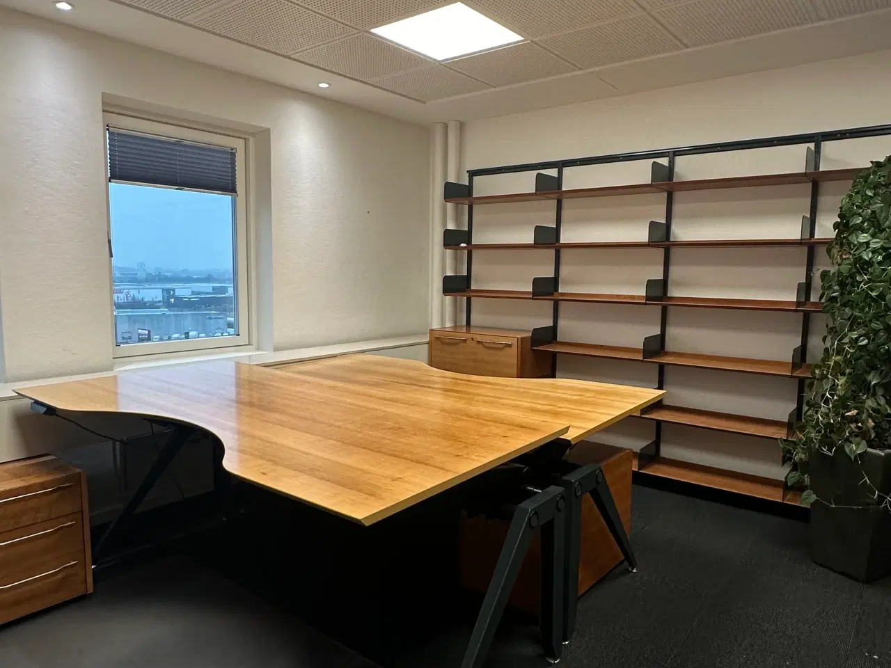 Billede 4 - Komplet kontor miljø 