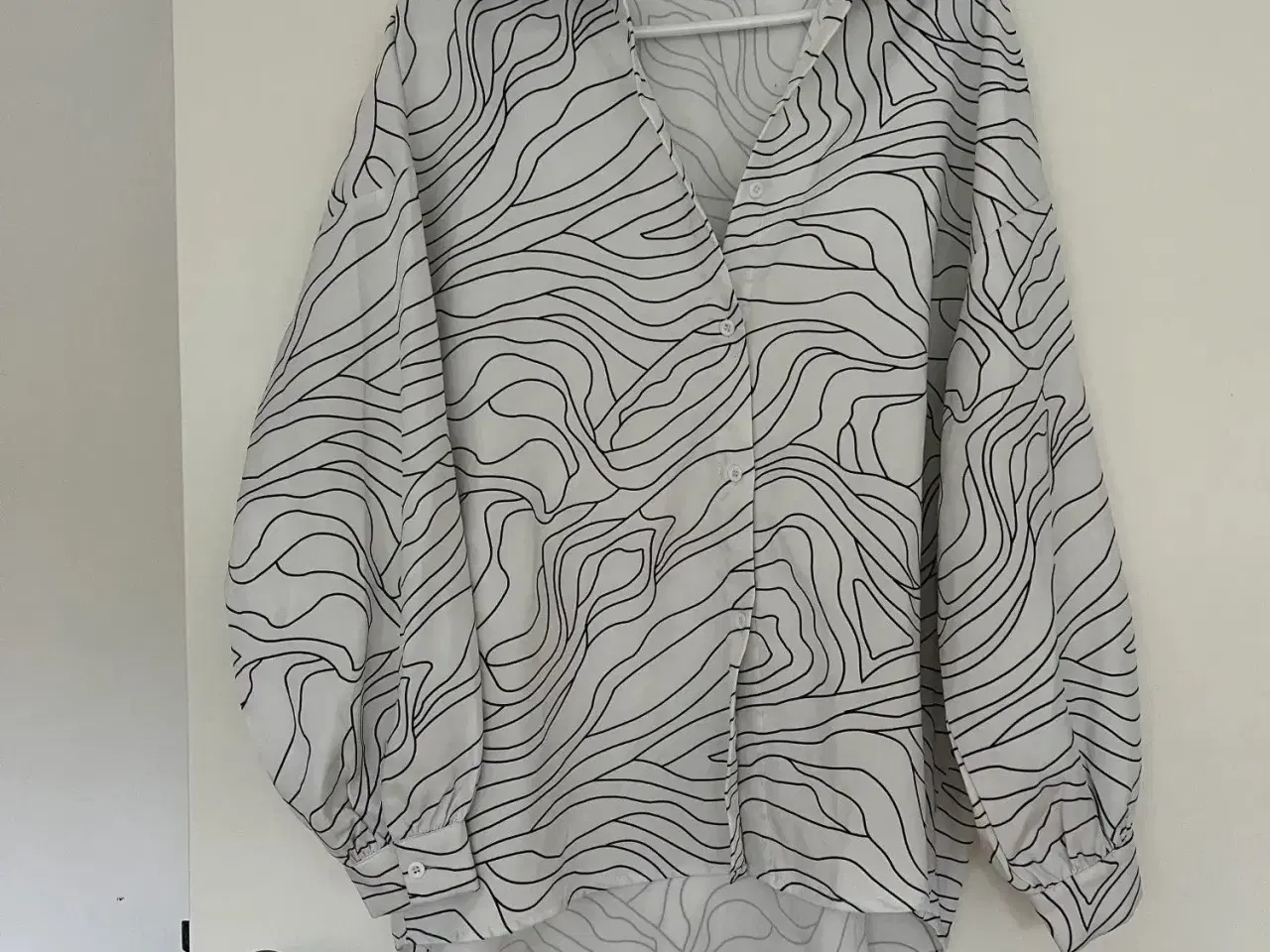 Billede 1 - Shein fin oversize bluse med posede 80er ærmer. S