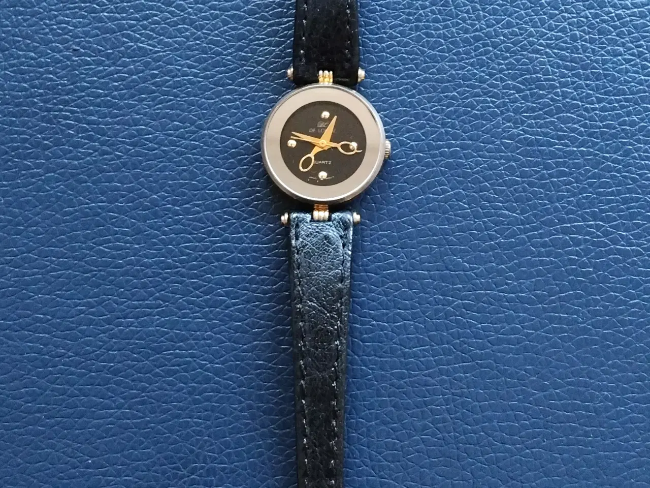 Billede 2 - De Longi quartz dameur frisør ur, saks som viser