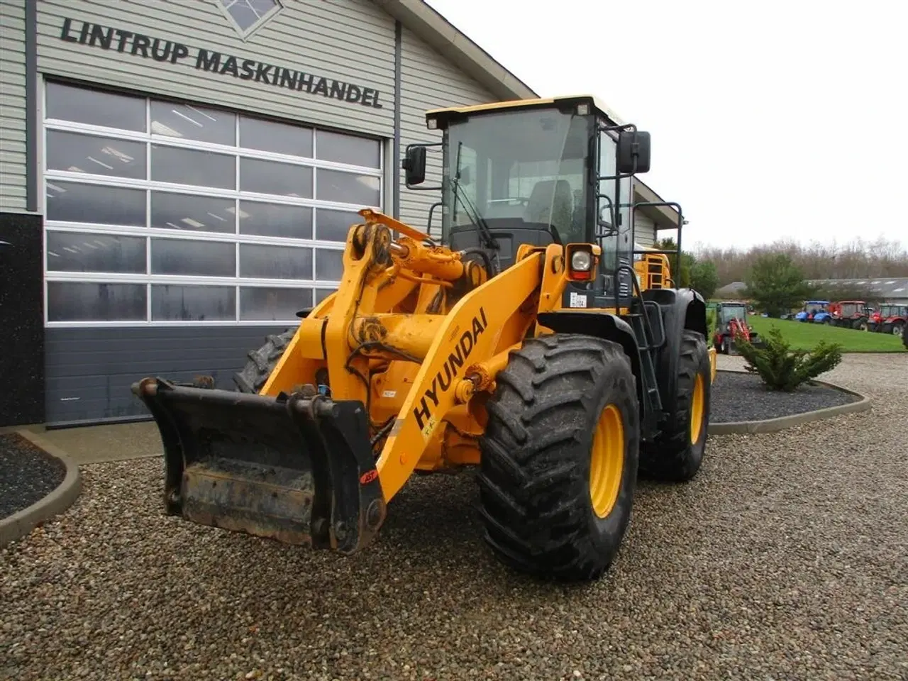 Billede 5 - Hyundai 757-9A med 620/75R26 traktor hjul montering på