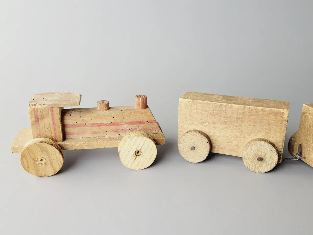 Billede 7 - ⭐️: Unik Retro trætog – Charmerende & Unikt