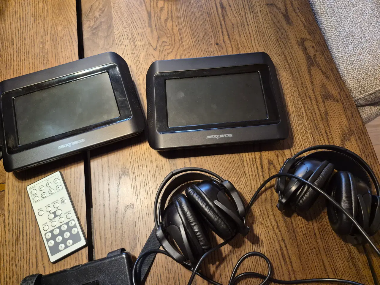 Billede 2 - DVD-afspiller sæt til bilen