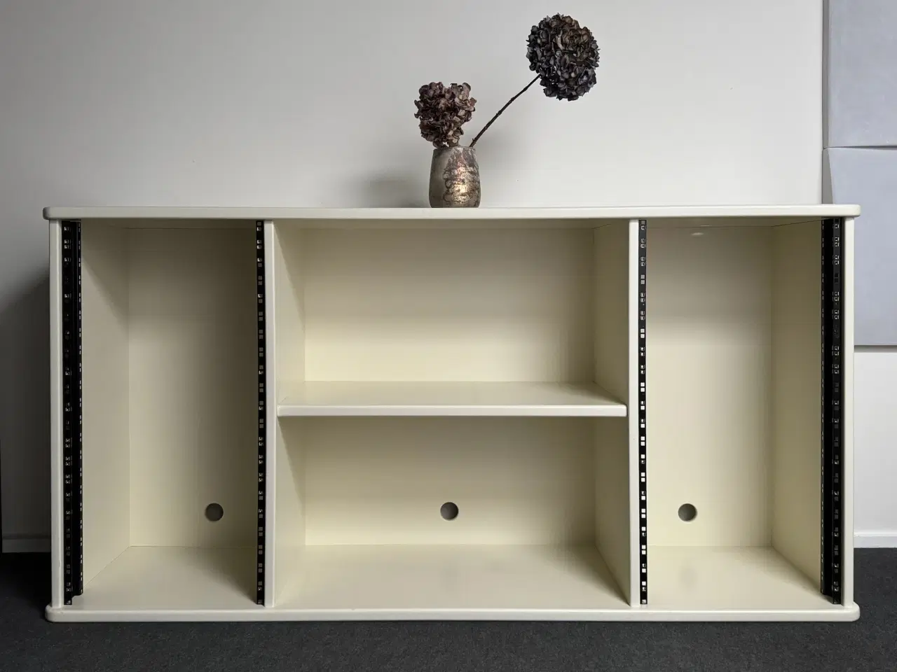 Billede 1 - GRATIS - Custom møbel med rackskinner