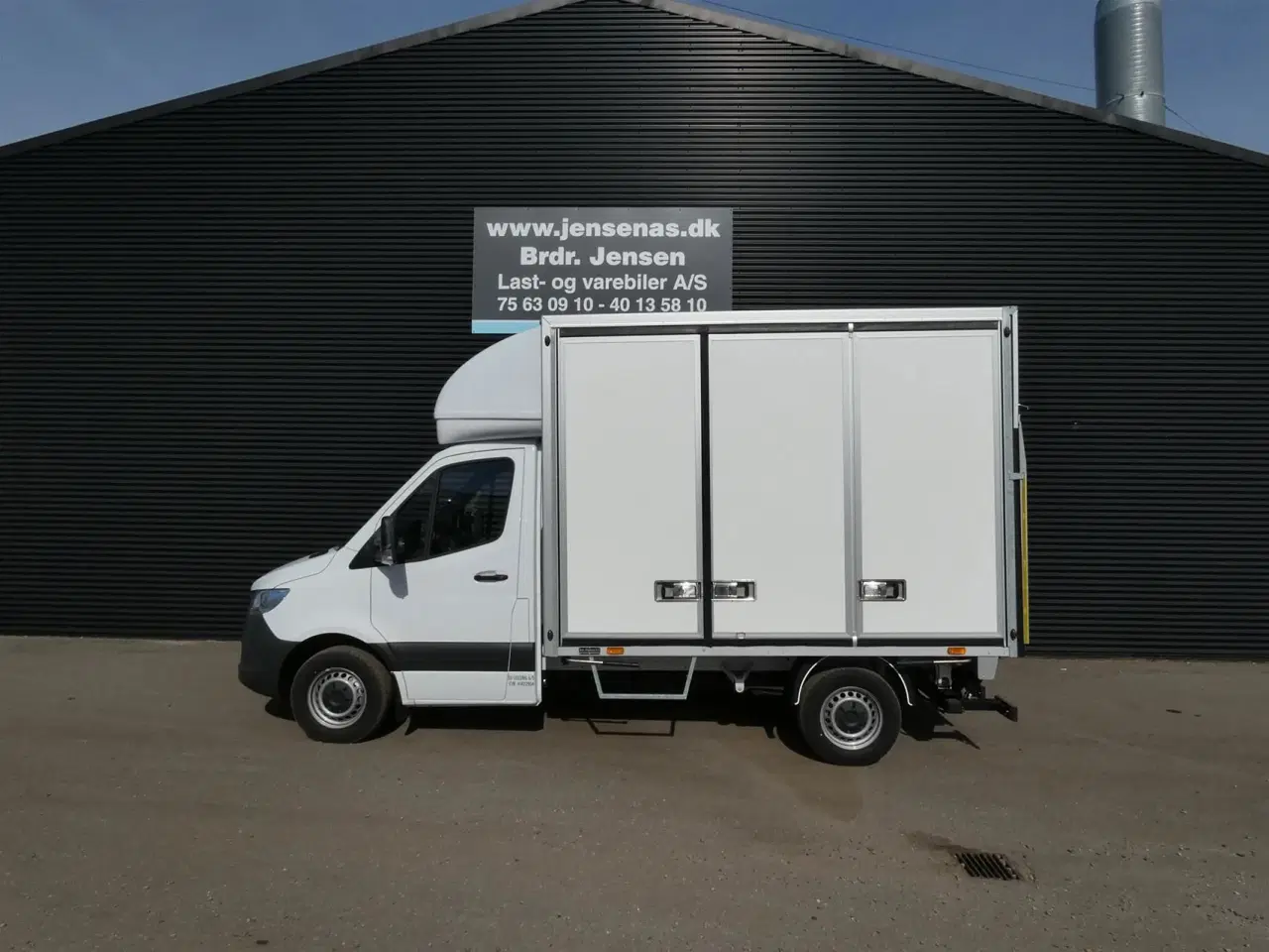 Billede 2 - Mercedes-Benz Sprinter 317 2,0 D BROBIL MED ÅBENBAR SIDE RWD 9G-Tronic 170HK Ladv./Chas. Aut.