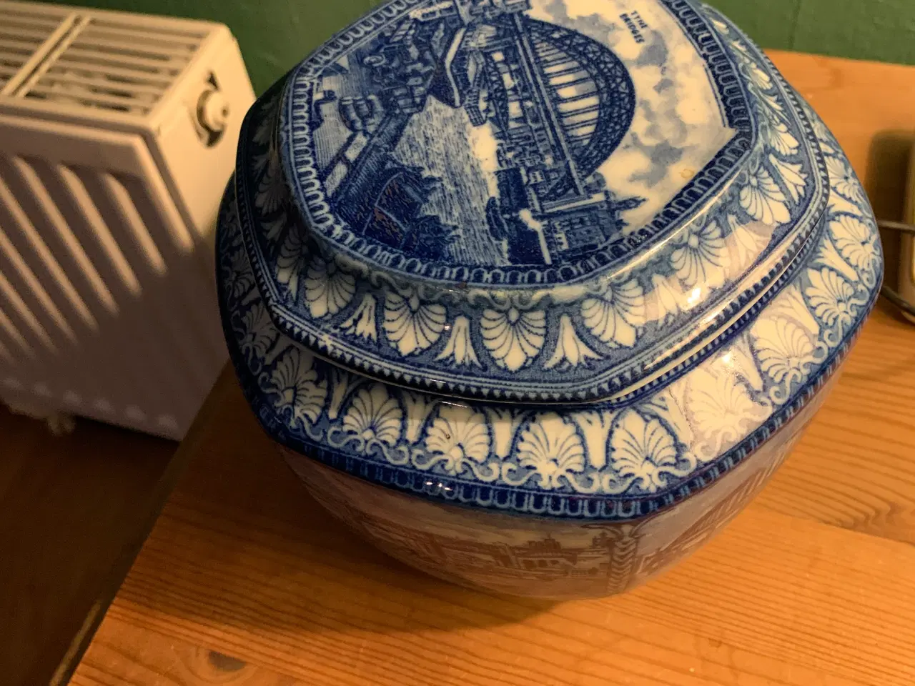 Billede 1 - Engelsk te eller kiksekrukke uden slid eller skår,